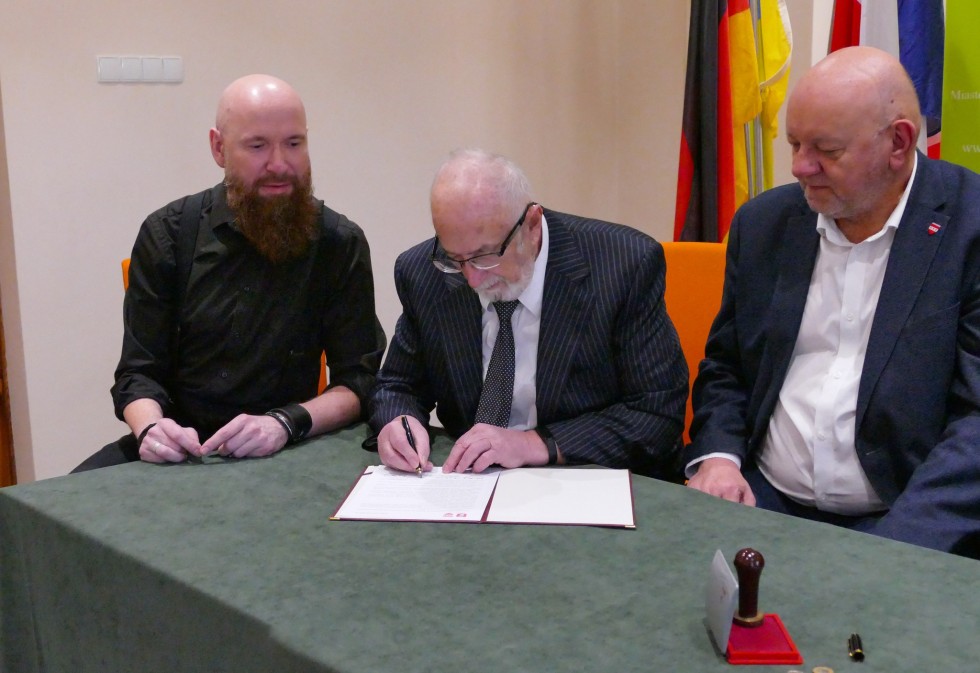 Pamiątka dla przyszłych pokoleń – w iglicy wieży ciśnień w Sztumie umieszczona zostanie kapsuła czasu.