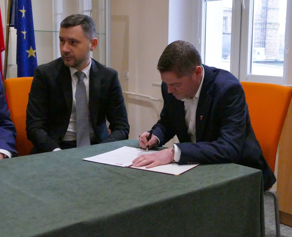Pamiątka dla przyszłych pokoleń – w iglicy wieży ciśnień w Sztumie umieszczona zostanie kapsuła czasu.
