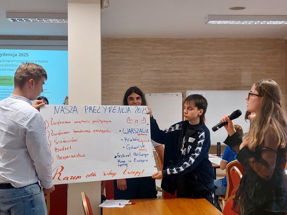 W Malborku spotkały się regionalne Szkolne Kluby Europejskie.