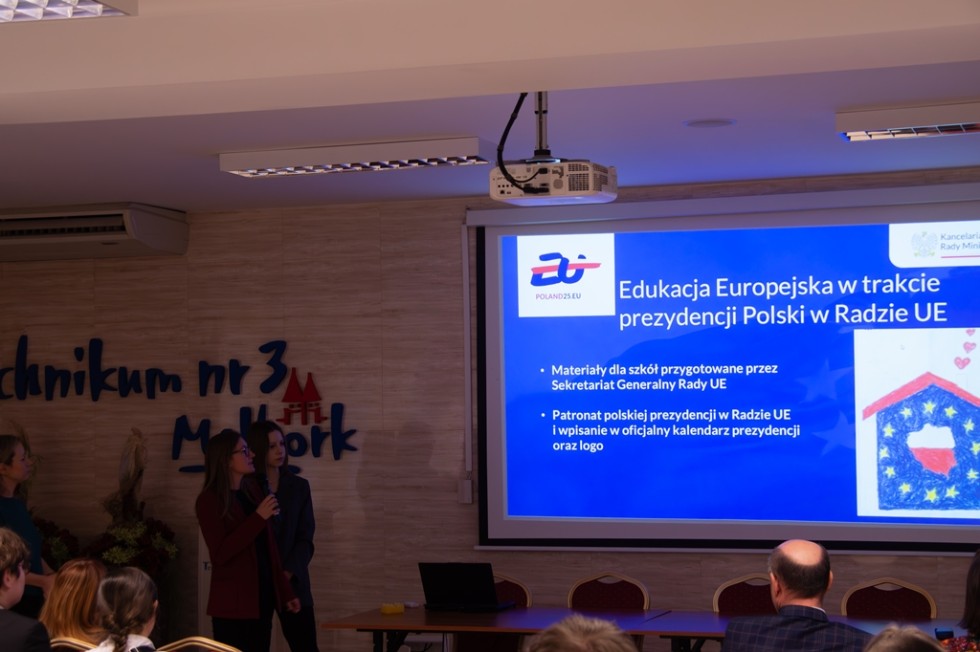 W Malborku spotkały się regionalne Szkolne Kluby Europejskie.