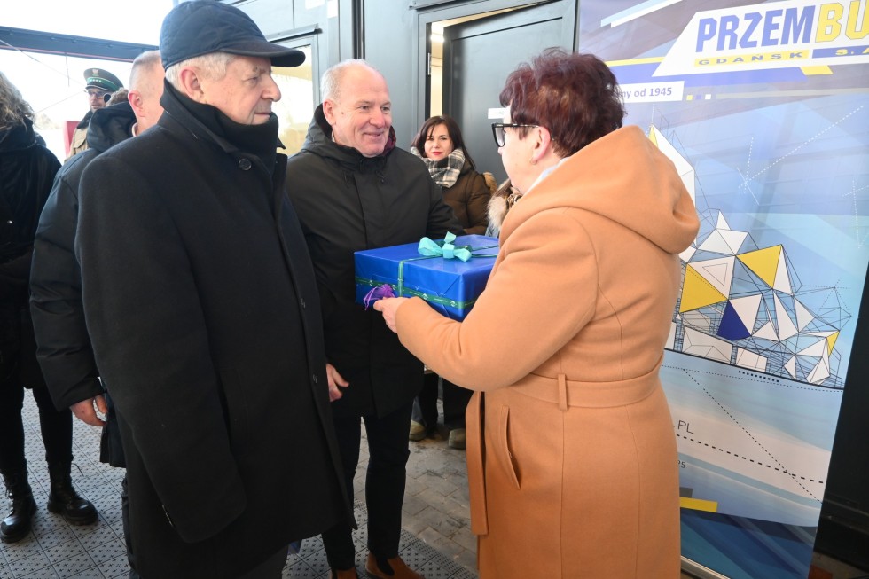Uroczyste otwarcie boiska wielofunkcyjnego w Stegnie.