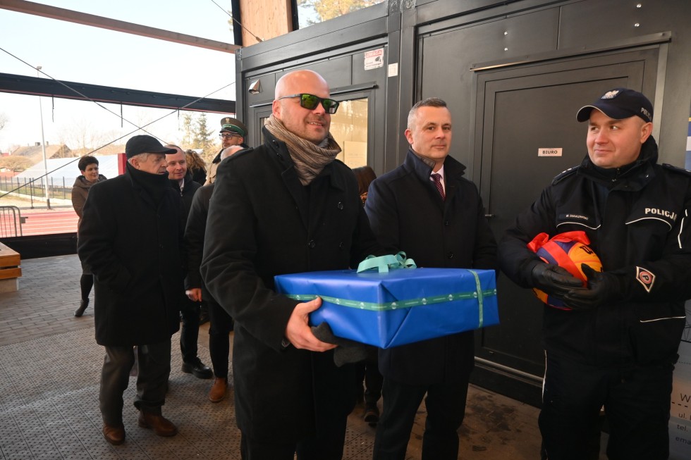 Uroczyste otwarcie boiska wielofunkcyjnego w Stegnie.