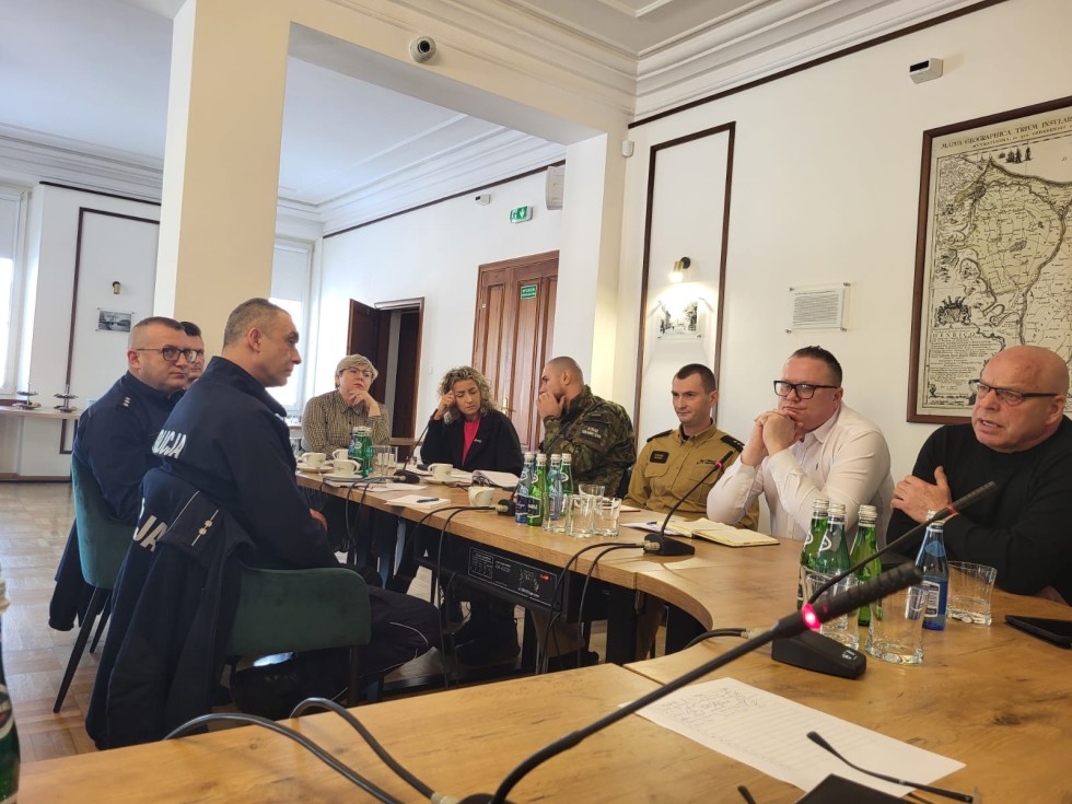 Posiedzenie Powiatowego Zespołu Zarządzania Kryzysowego w Nowym Dworze Gdańskim.
