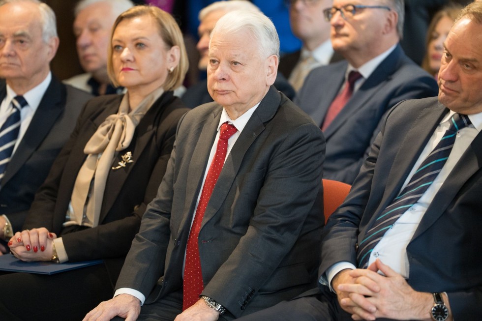 Od 20 lat ratują życie. Oddział neurochirurgii Szpitala im. Mikołaja Kopernika w Gdańsku z medalem