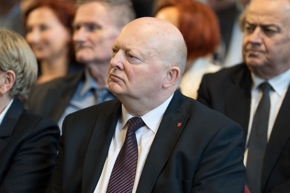 Od 20 lat ratują życie. Oddział neurochirurgii Szpitala im. Mikołaja Kopernika w Gdańsku z medalem