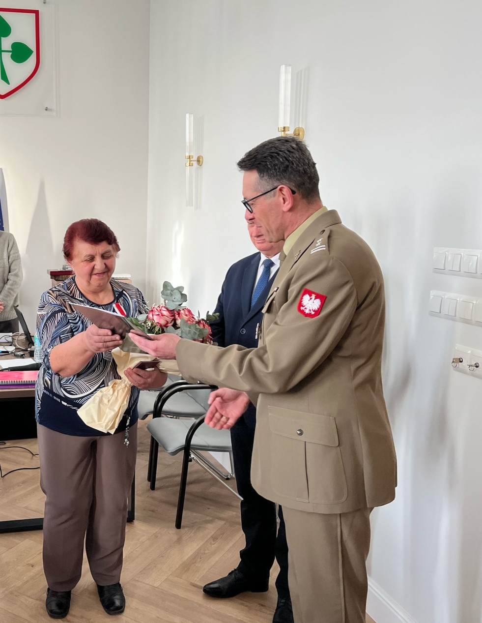 Nowy Staw. Halina Teresa Błaszczyk z odznaczeniem Ministra Obrony Narodowej.