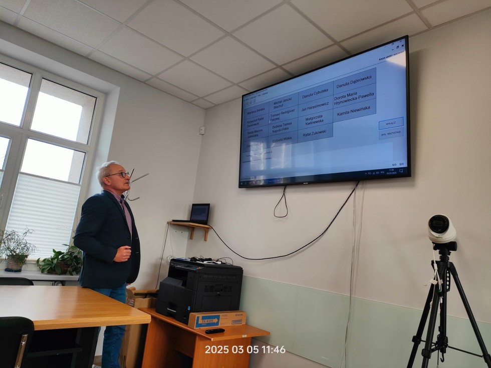 Lekcja wiedzy o społeczeństwie w praktyce – uczniowie odwiedzili Urząd Gminy Malbork.