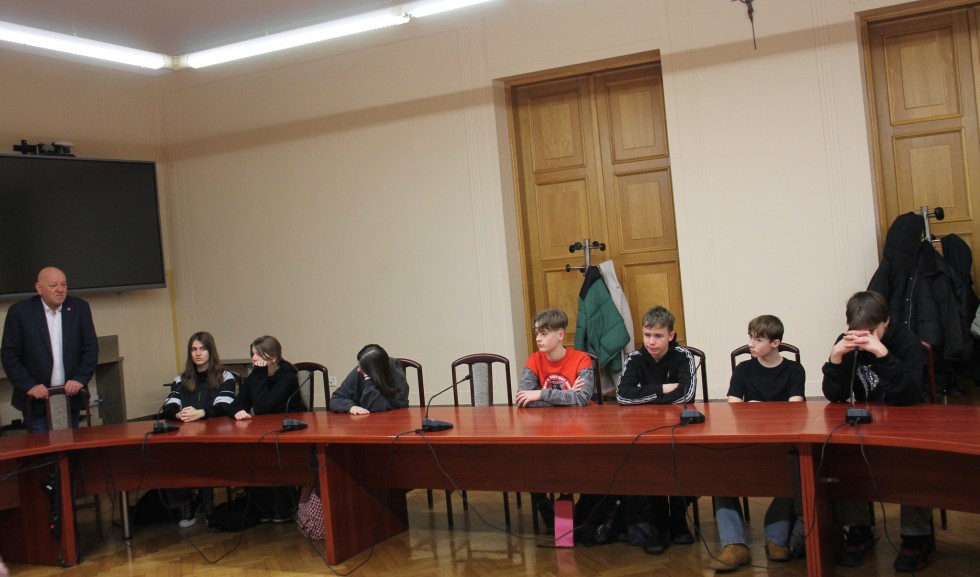 Kto wybiera radnych? - kolejna lekcja obywatelska z udziałem uczniów.