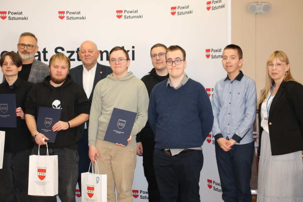 Poznajcie mistrzów wiedzy o samorządzie terytorialnym z powiatu sztumskiego.
