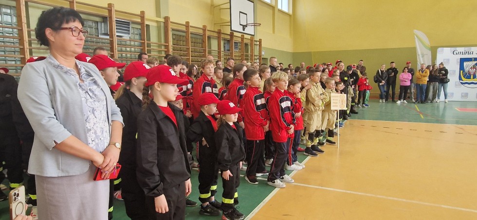 Halowe Dziecięce Zawody Sportowo-Pożarnicze w Sztutowie.