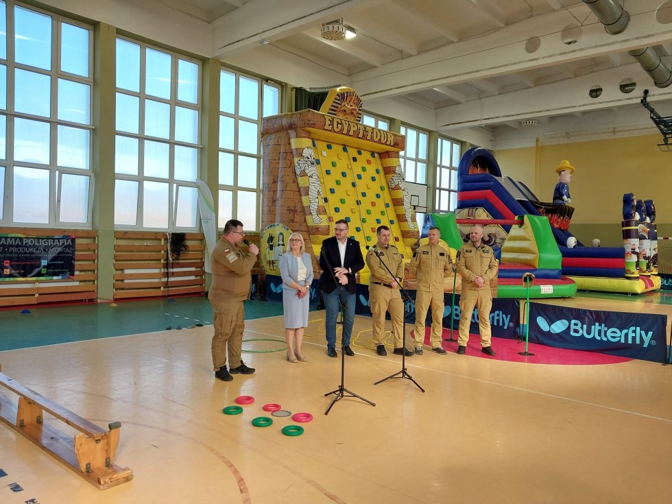 Halowe Dziecięce Zawody Sportowo-Pożarnicze w Sztutowie.