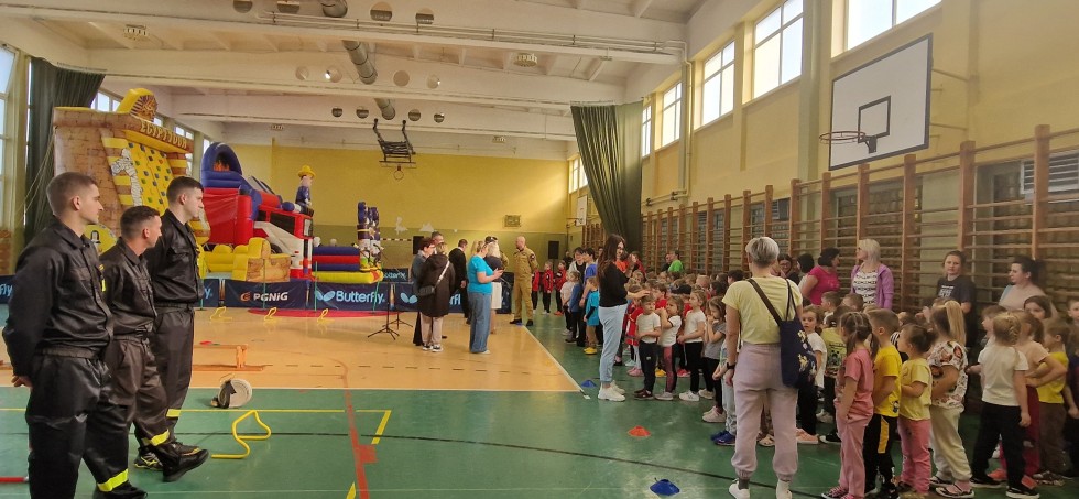 Halowe Dziecięce Zawody Sportowo-Pożarnicze w Sztutowie.