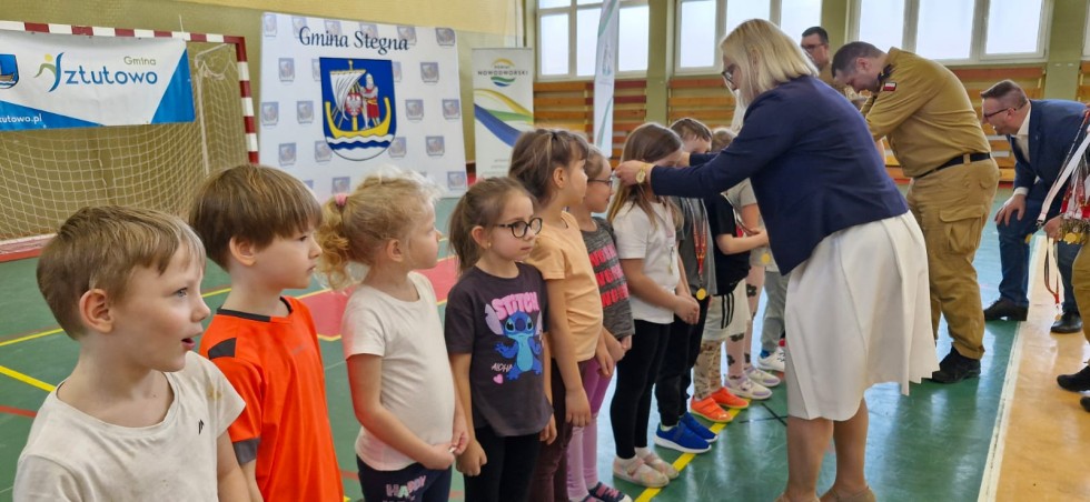 Halowe Dziecięce Zawody Sportowo-Pożarnicze w Sztutowie.