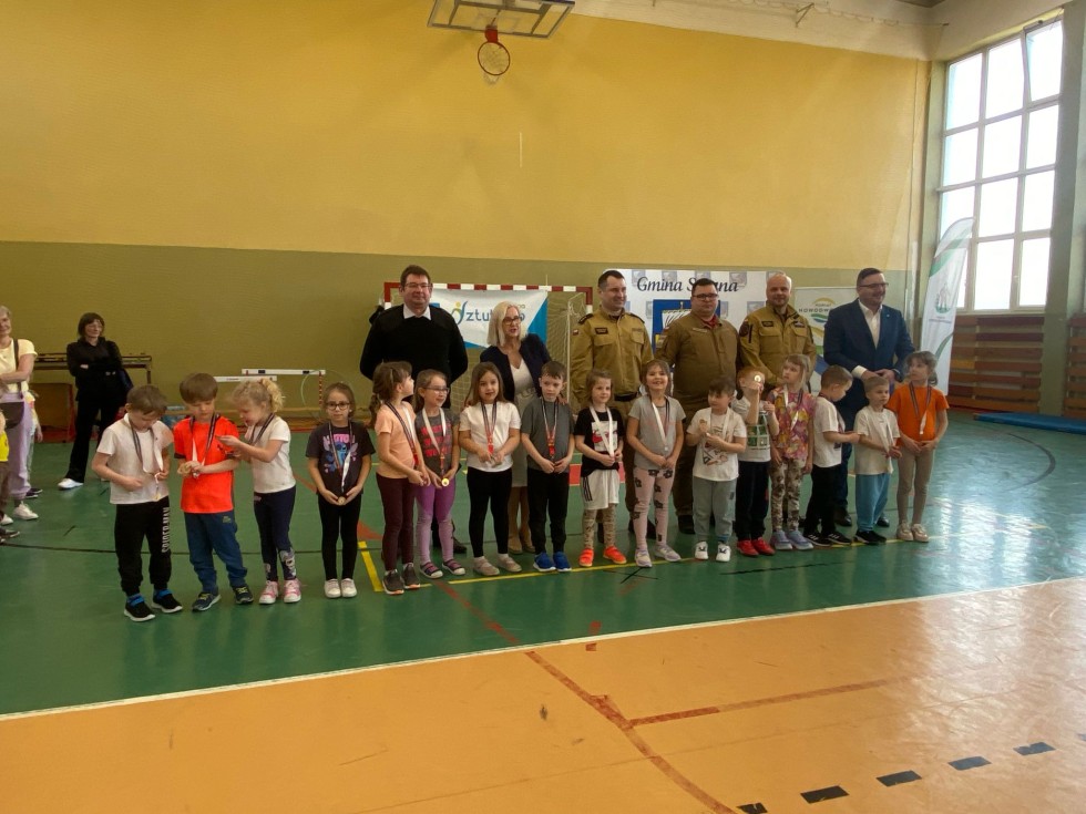 Halowe Dziecięce Zawody Sportowo-Pożarnicze w Sztutowie.