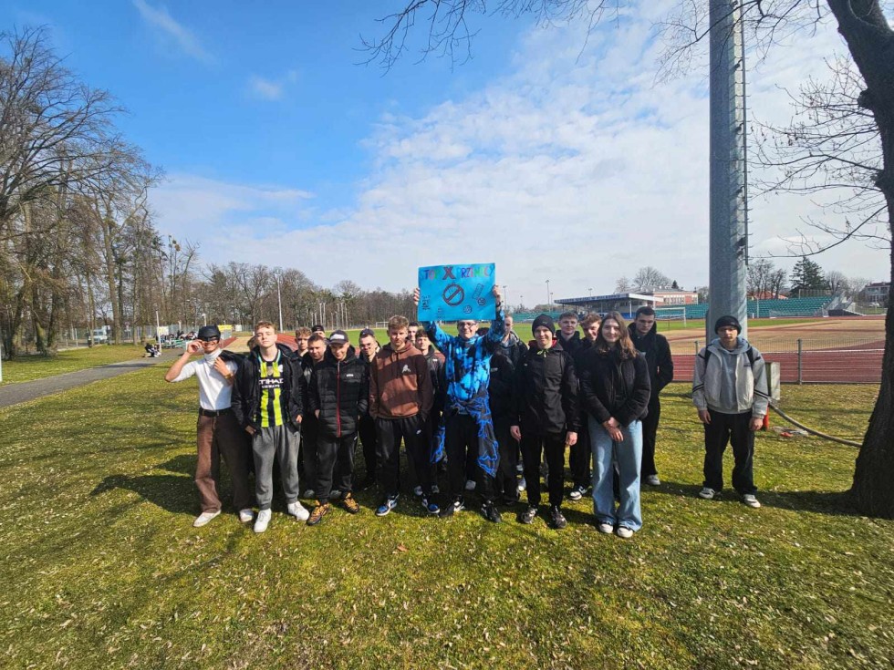 Stop przemocy i używkom – uczniowie Technikum nr 3 w Malborku pokazali, jak można inaczej.