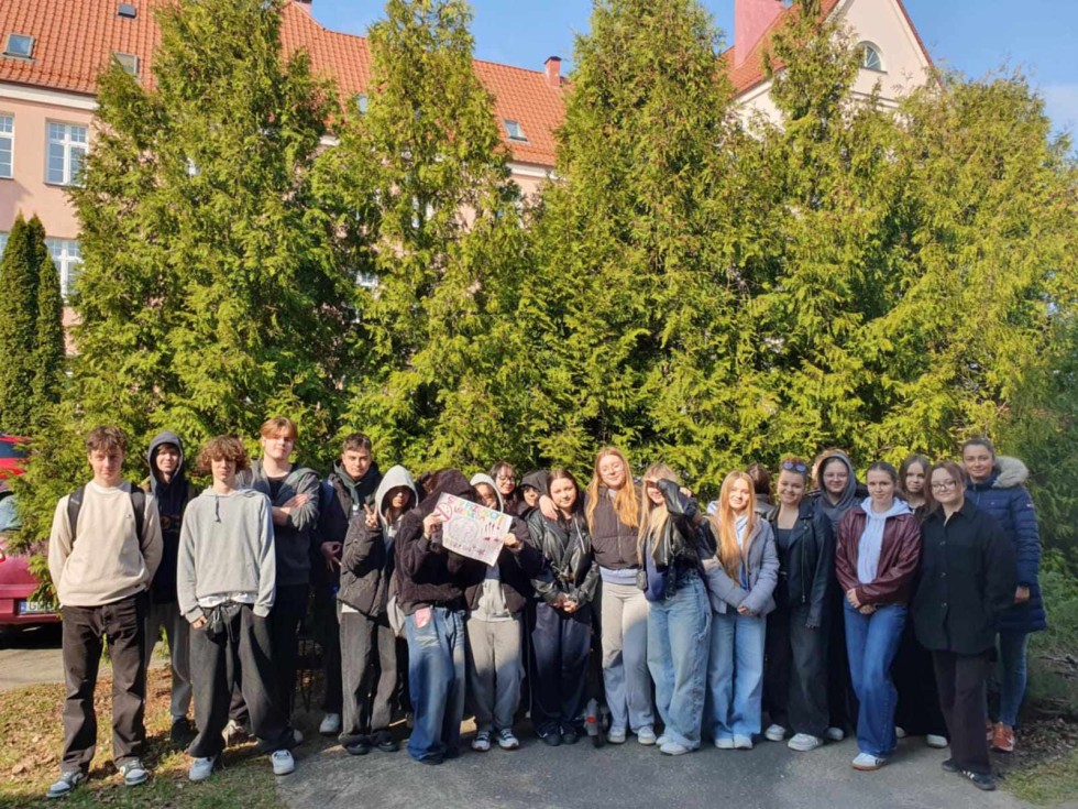 Stop przemocy i używkom – uczniowie Technikum nr 3 w Malborku pokazali, jak można inaczej.