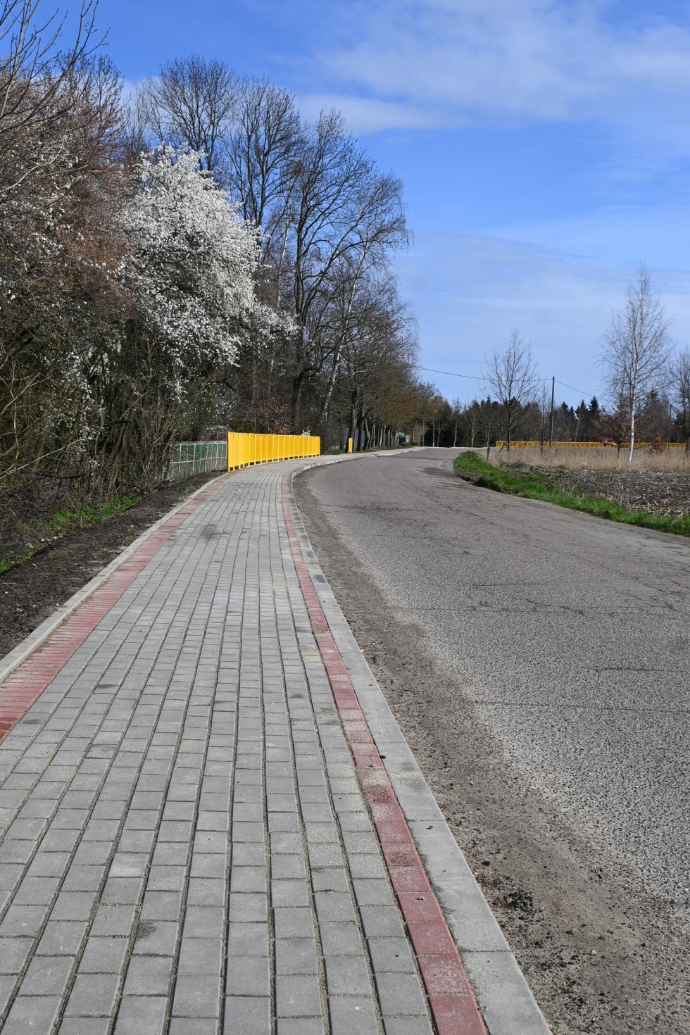 Zakończenie pierwszego etapu przebudowy drogi powiatowej nr 2335G Nowotna-Tujsk.