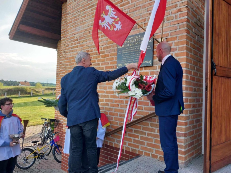 Uroczystość ku czci św. Wojciecha i odsłonięcie tablicy pamiątkowej w Nowej Wsi.