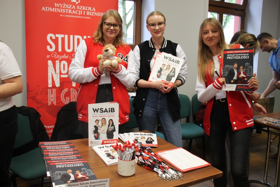 Powiatowe Targi Pracy w Sztumie – możliwości zatrudnienia i edukacji dla mieszkańców regionu.