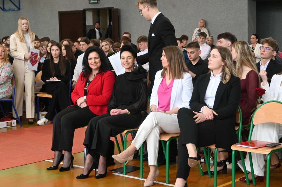 Pożegnanie maturzystów w Liceum Ogólnokształcącym w Nowym Dworze Gdańskim.