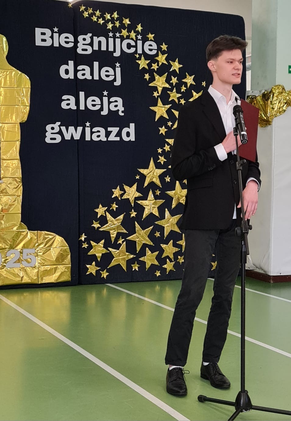 Oscarowa gala zamiast szkolnego apelu – wyjątkowe pożegnanie absolwentów Technikum nr 3 w Malborku.