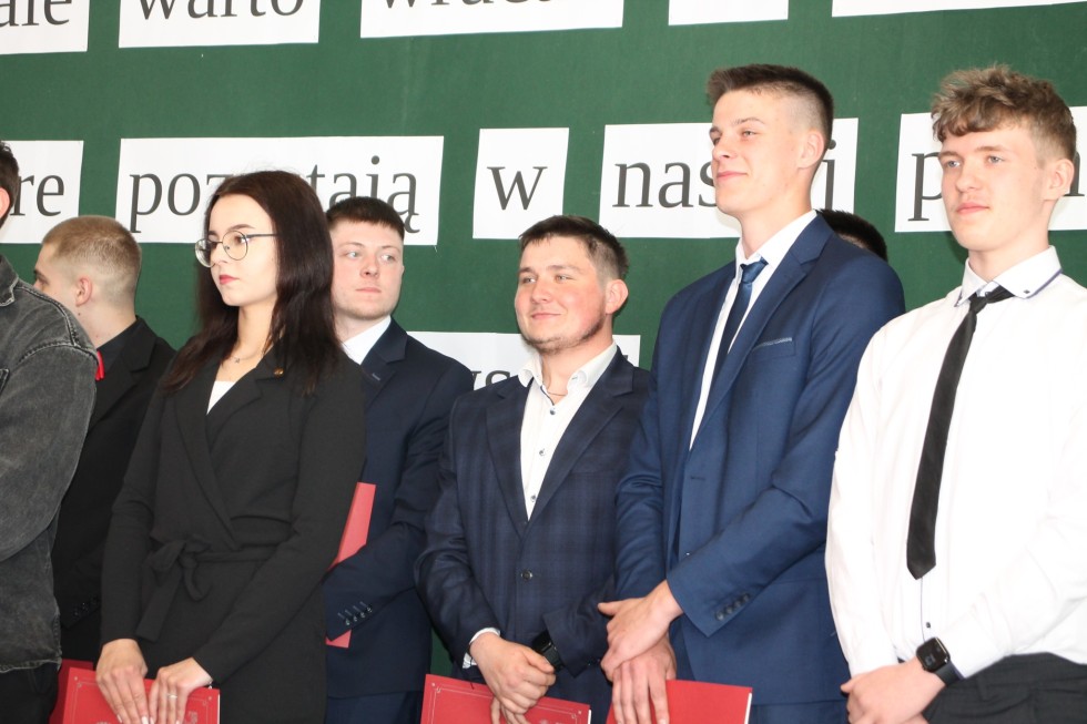 Uroczyste pożegnania maturzystów w powiecie sztumskim – wzruszenia, podziękowania i dobre życzenia na przyszłość.