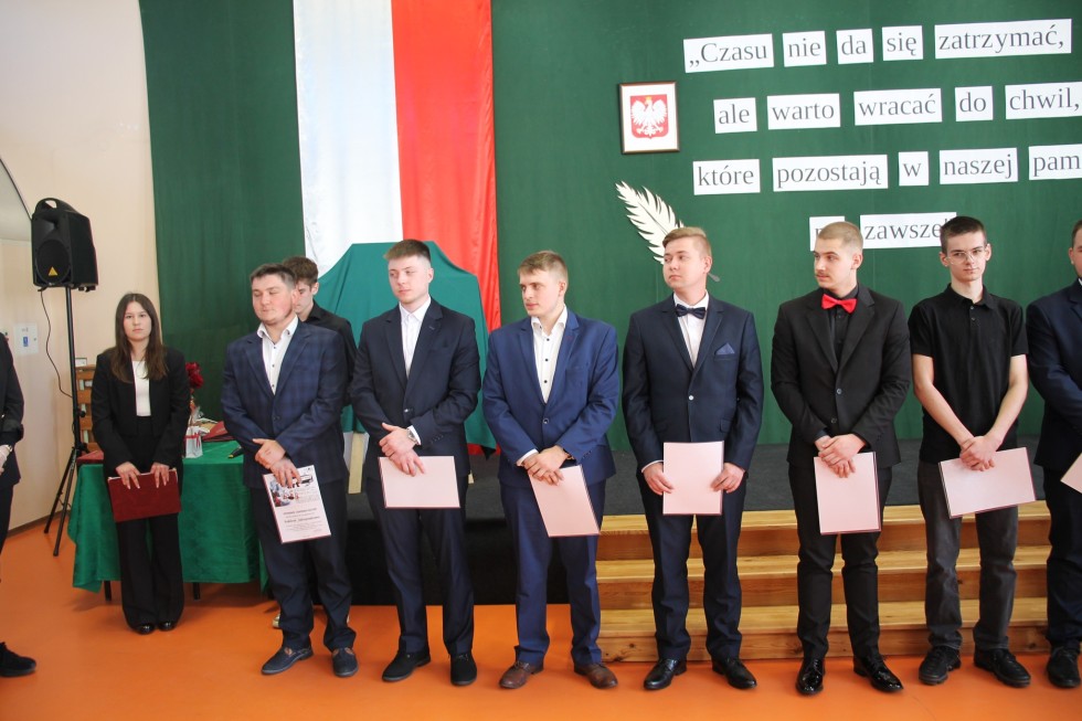Uroczyste pożegnania maturzystów w powiecie sztumskim – wzruszenia, podziękowania i dobre życzenia na przyszłość.