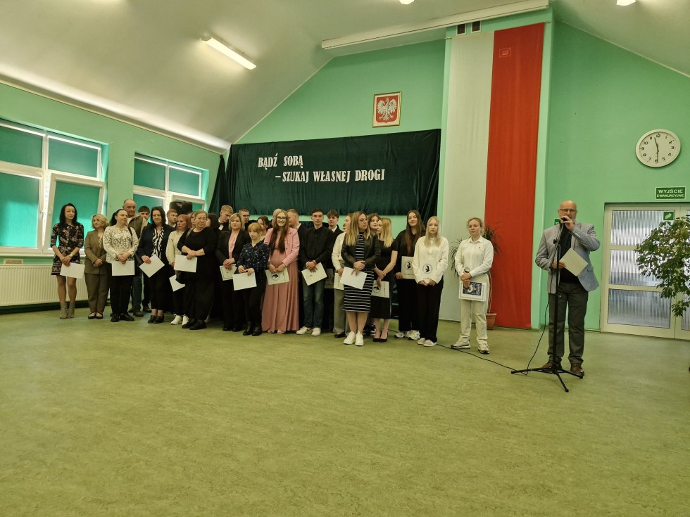 Uroczyste pożegnania maturzystów w powiecie sztumskim – wzruszenia, podziękowania i dobre życzenia na przyszłość.