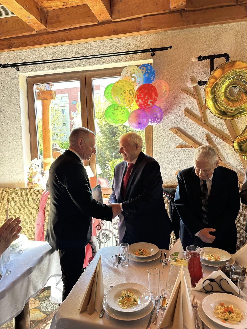 Pan Aleksander Talarek świętuje 95. urodziny.
