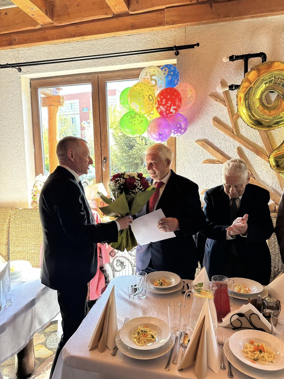 Pan Aleksander Talarek świętuje 95. urodziny.