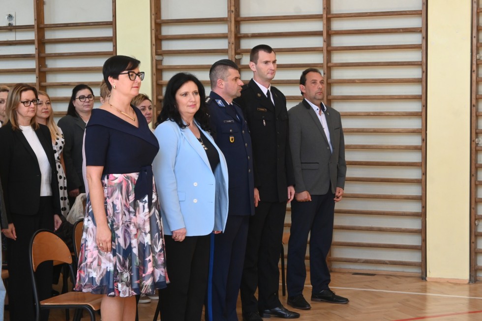 Maturzyści pożegnali szkołę – uroczysta akademia w Zespole Szkół w Nowym Dworze Gdańskim.