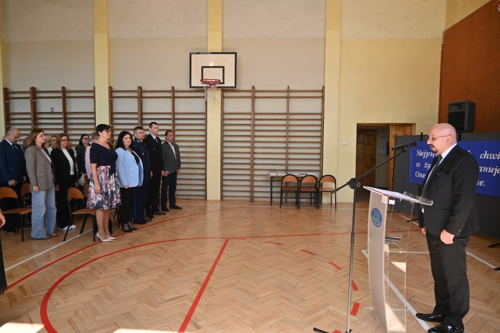 Maturzyści pożegnali szkołę – uroczysta akademia w Zespole Szkół w Nowym Dworze Gdańskim.