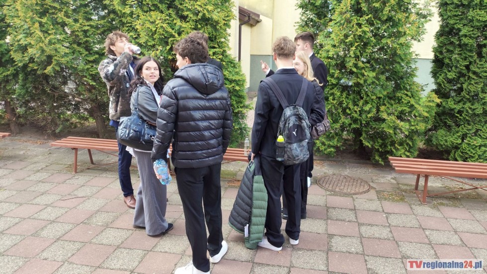 Maturalny maraton rozpoczęty - maturzyści zmierzyli się z językiem polskim. Wideo i zdjęcia