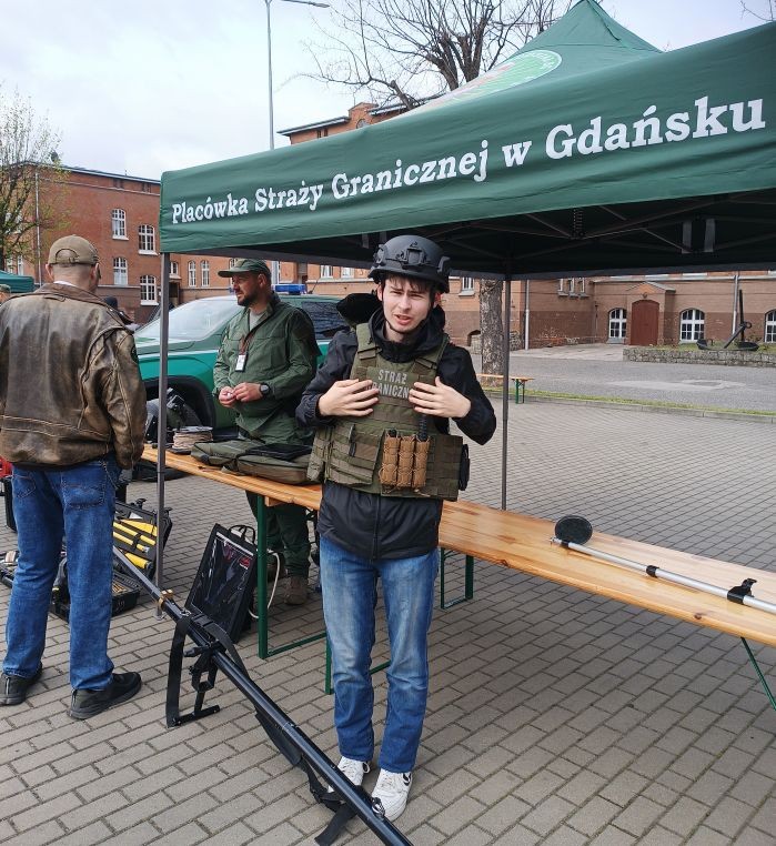 Mundurowa młodzież z Malborka z wizytą w Morskim Oddziale Straży Granicznej.
