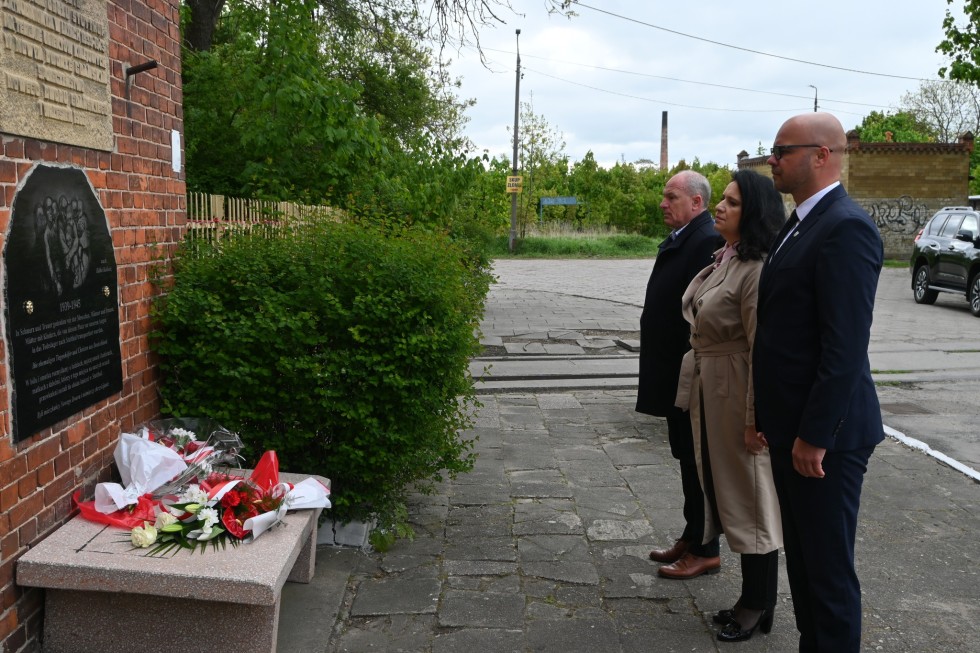 80. rocznica zakończenia II wojny światowej – w Nowym Dworze Gdańskim oddano hołd  bohaterom.