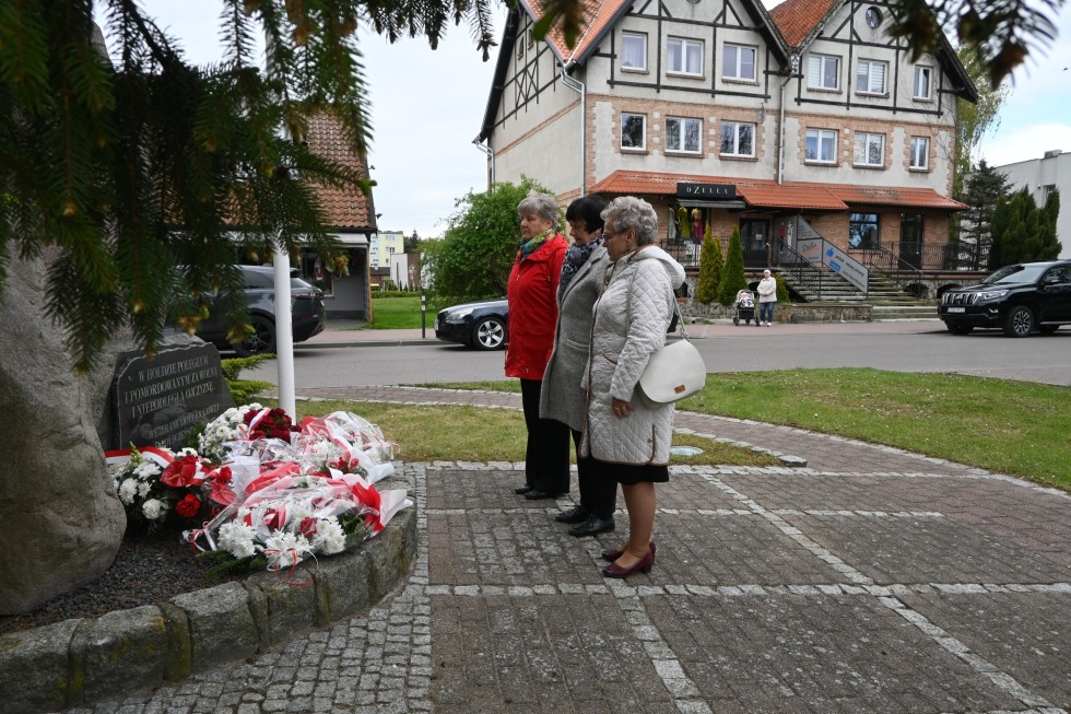 80. rocznica zakończenia II wojny światowej – w Nowym Dworze Gdańskim oddano hołd  bohaterom.