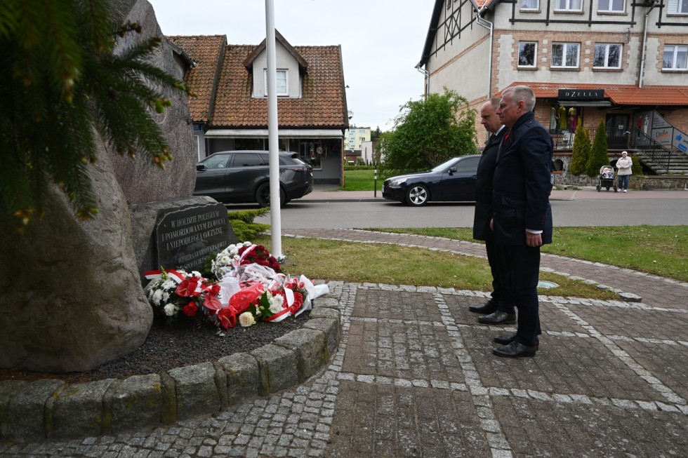 80. rocznica zakończenia II wojny światowej – w Nowym Dworze Gdańskim oddano hołd  bohaterom.
