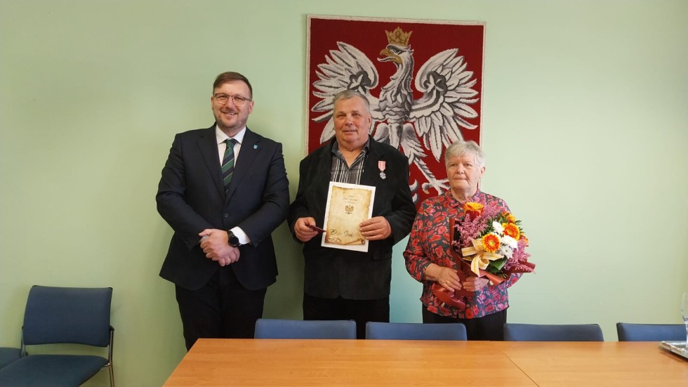 Złote Gody w Gminie Sztutowo – trzy pary odznaczone Medalami za Długoletnie Pożycie Małżeńskie.