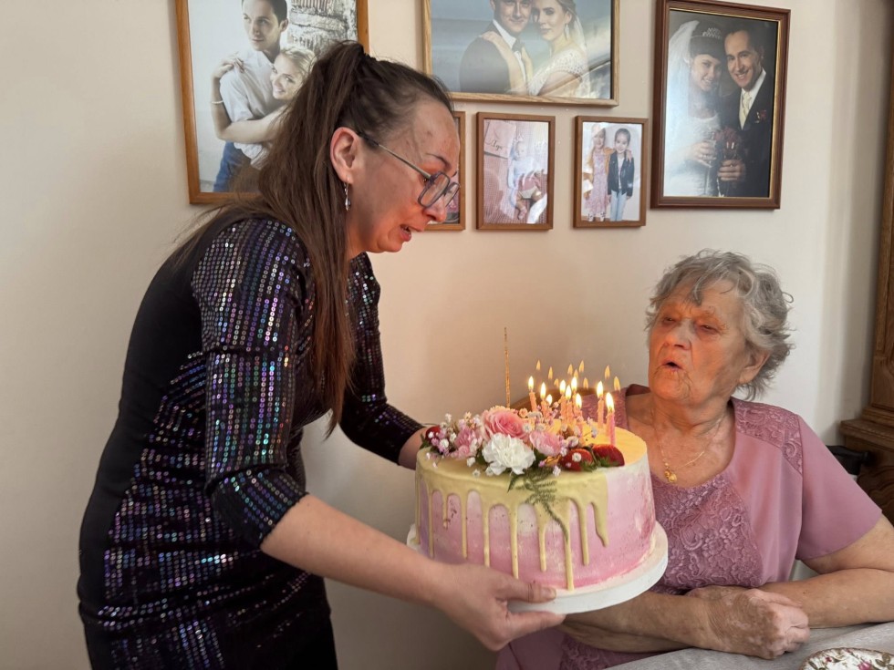 Pani Janina Ludwiczuk świętuje 90. urodziny.