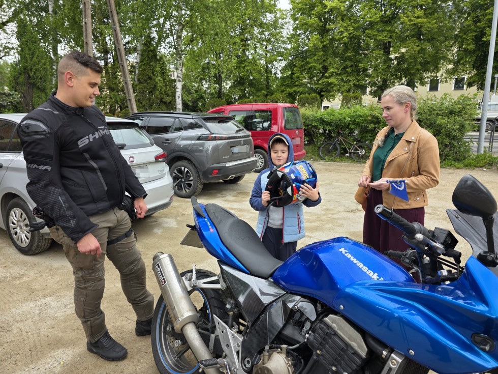 Motocyklowy hołd dla bohatera – VI Rajd Weteranów w Starym Polu.