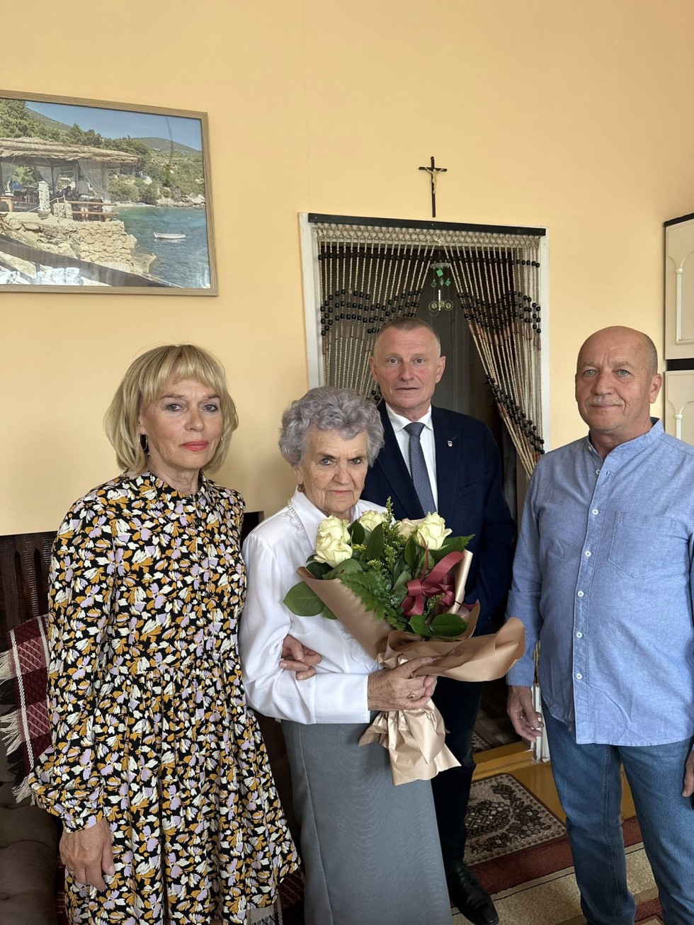 90. lat minęło - pani Jadwiga Konopka świętuje wyjątkowy jubileusz.