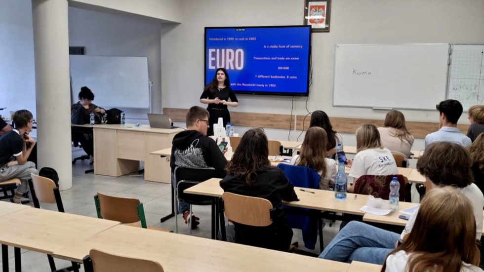 Uczniowie Technikum nr 3 na warsztatach Szkolnych Klubów Europejskich w Rusocinie.