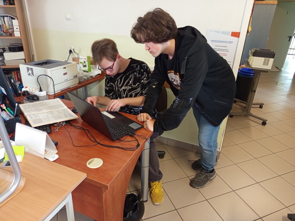 Konstruktorzy Marzeń 2025 – uczniowie Technikum nr 3 i SP nr 8 z Malborka stworzyli edukacyjnego szybowca.