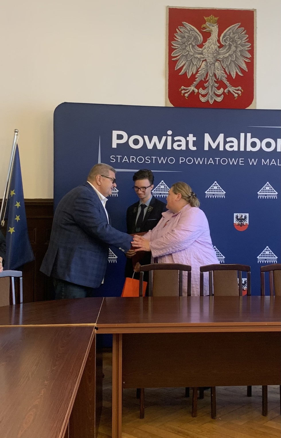 Młody artysta z Malborka z wyróżnieniem Starosty – Patryk Tuleja doceniony za twórczość.