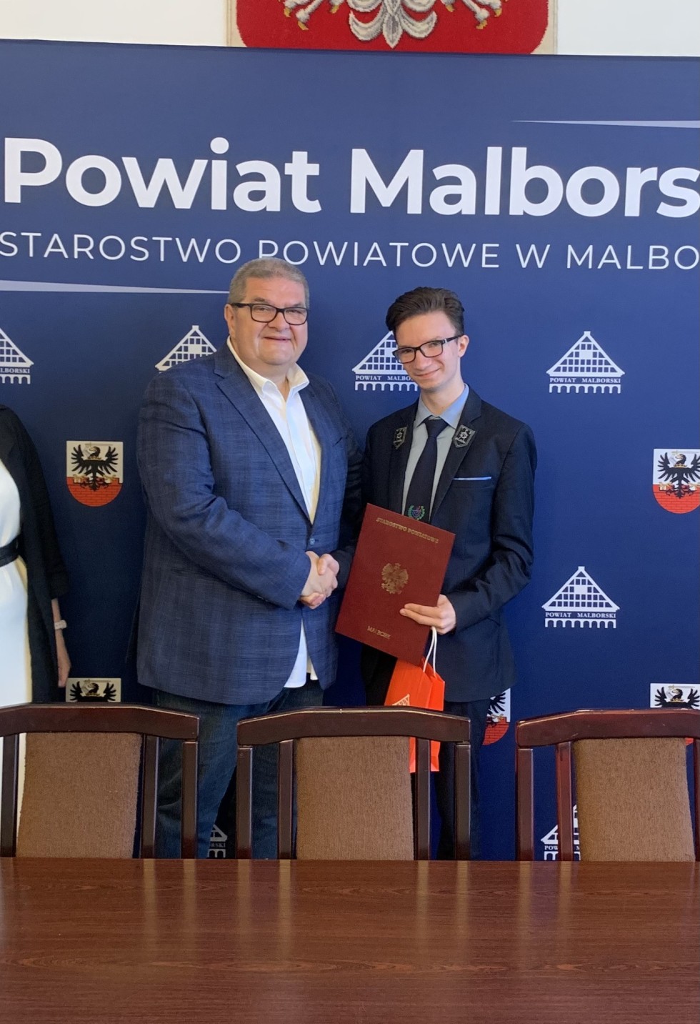 Młody artysta z Malborka z wyróżnieniem Starosty – Patryk Tuleja doceniony za twórczość.