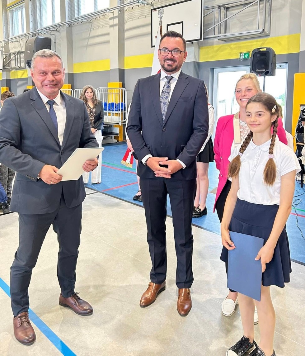 Uroczyste zakończenie roku szkolnego w Miłoradzu i Kończewicach.