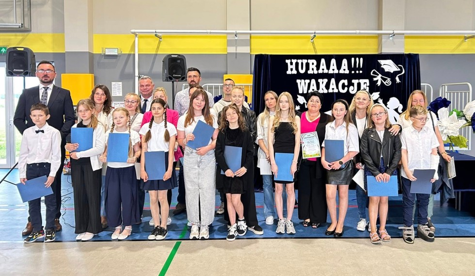 Uroczyste zakończenie roku szkolnego w Miłoradzu i Kończewicach.