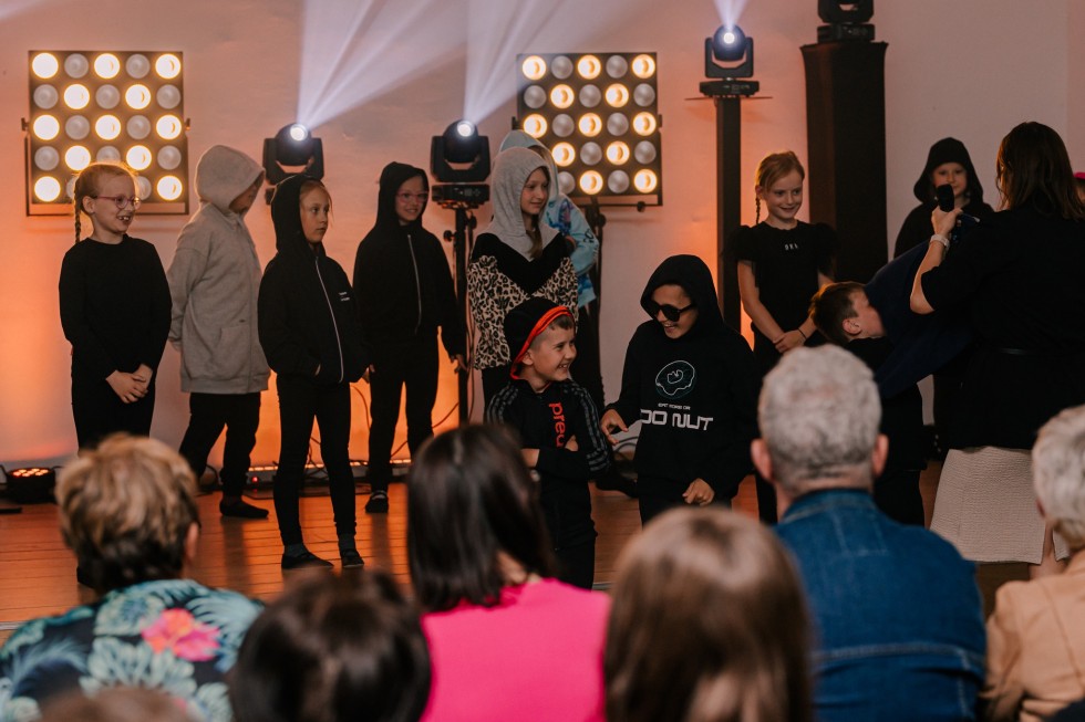 Młodzi artyści z Gminy Miłoradz zakończyli rok kulturalny pełen pasji i talentu.