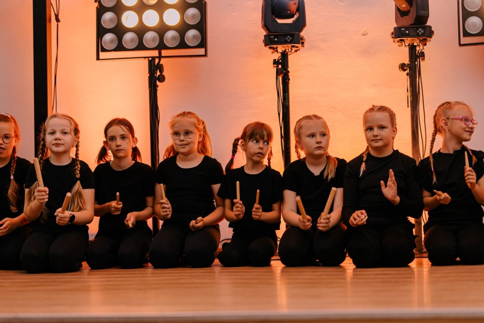 Młodzi artyści z Gminy Miłoradz zakończyli rok kulturalny pełen pasji i talentu.