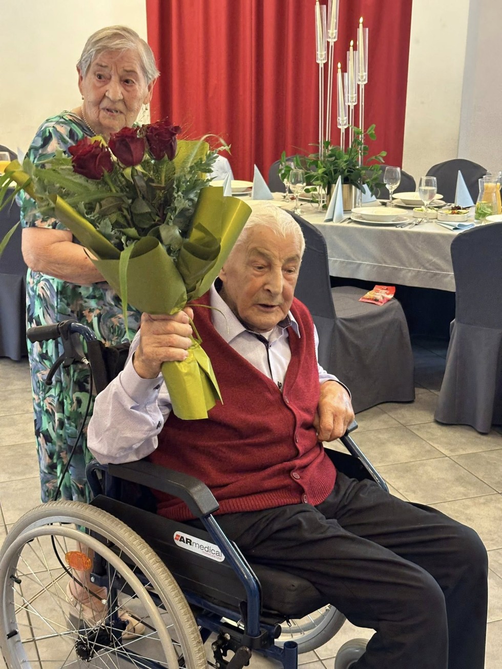 Pan Jan Piecyk świętuje 90. urodziny – wyjątkowy jubileusz mieszkańca Gminy Nowy Dwór Gdański.